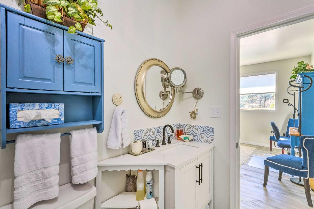 East Bay Vacation Rental With Dock! Navarre Bagian luar foto