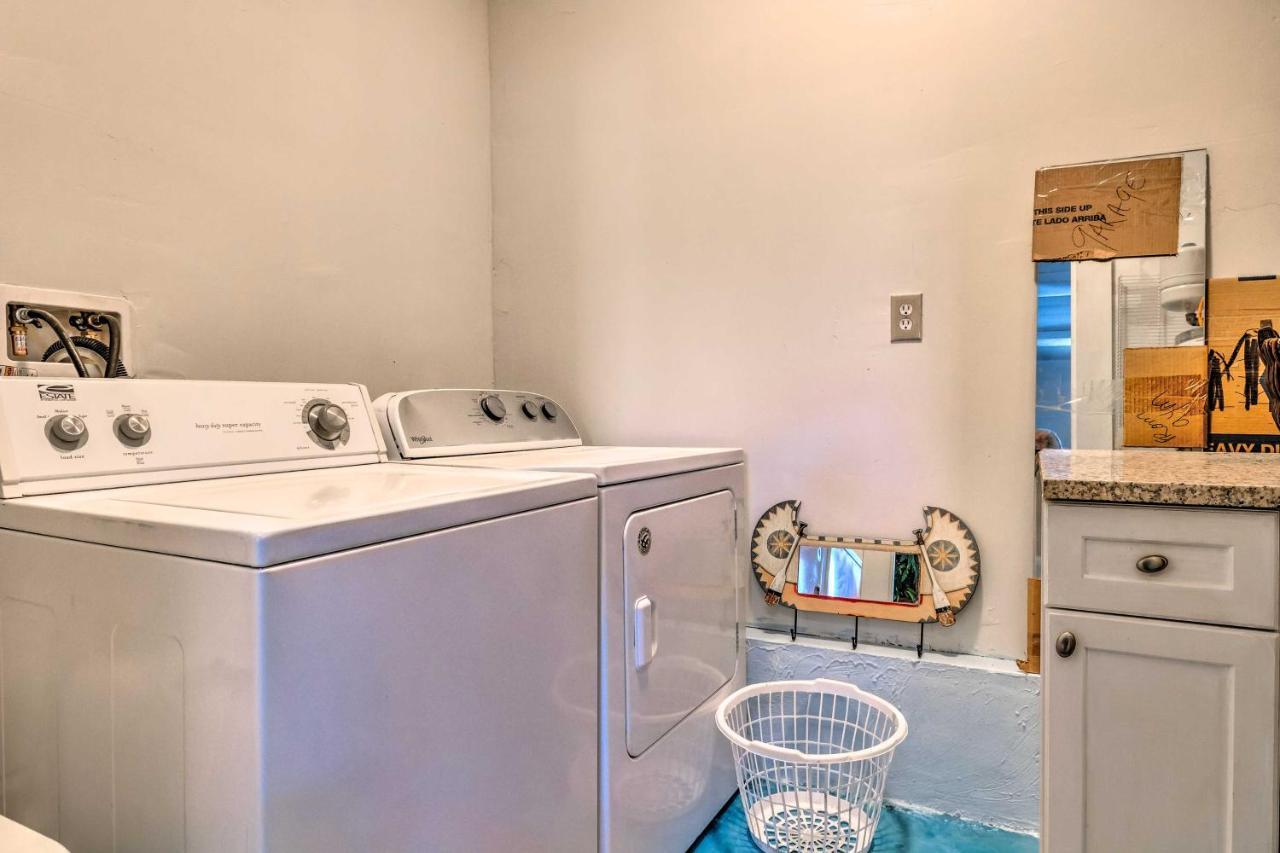 East Bay Vacation Rental With Dock! Navarre Bagian luar foto